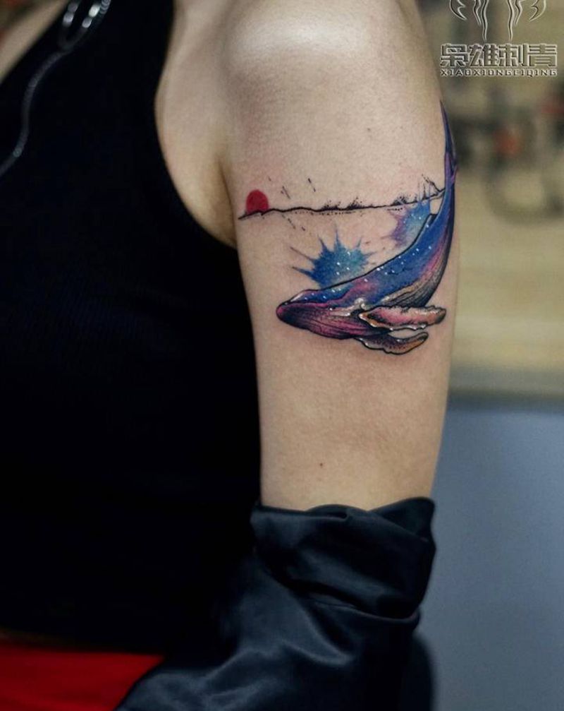 鲸纹身图片_手臂手部水彩几何鲸海豚鱼纹身图案