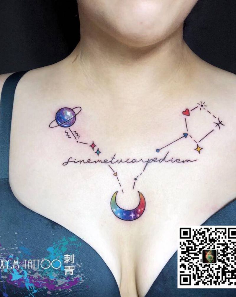 星球星座线纹身图片_胸部水彩几何纹身图案