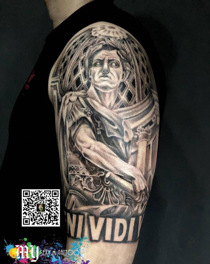 黑灰雕塑方块K♦️罗马恺撒大帝纹身图片_手臂欧美写实纹身图案