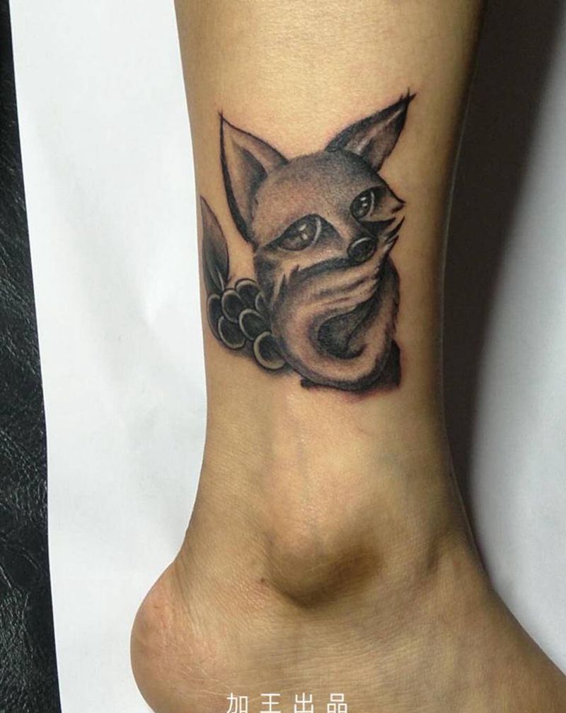 小狐狸纹身图片_腿部欧美写实纹身图案