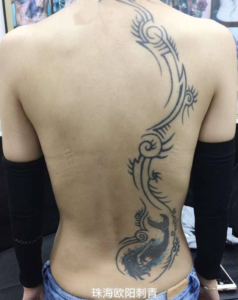 遮盖作品纹身图片_背部纹身图案