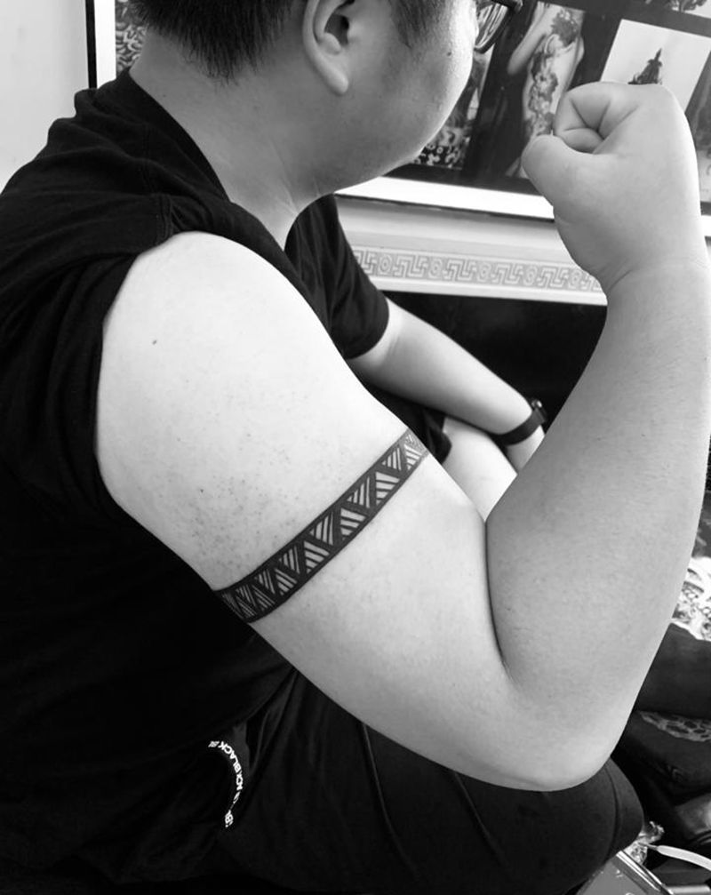 臂环纹身图片_手臂纹身图案