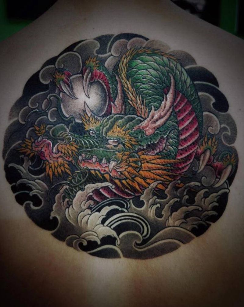 龙纹身图片_背部新传统纹身图案