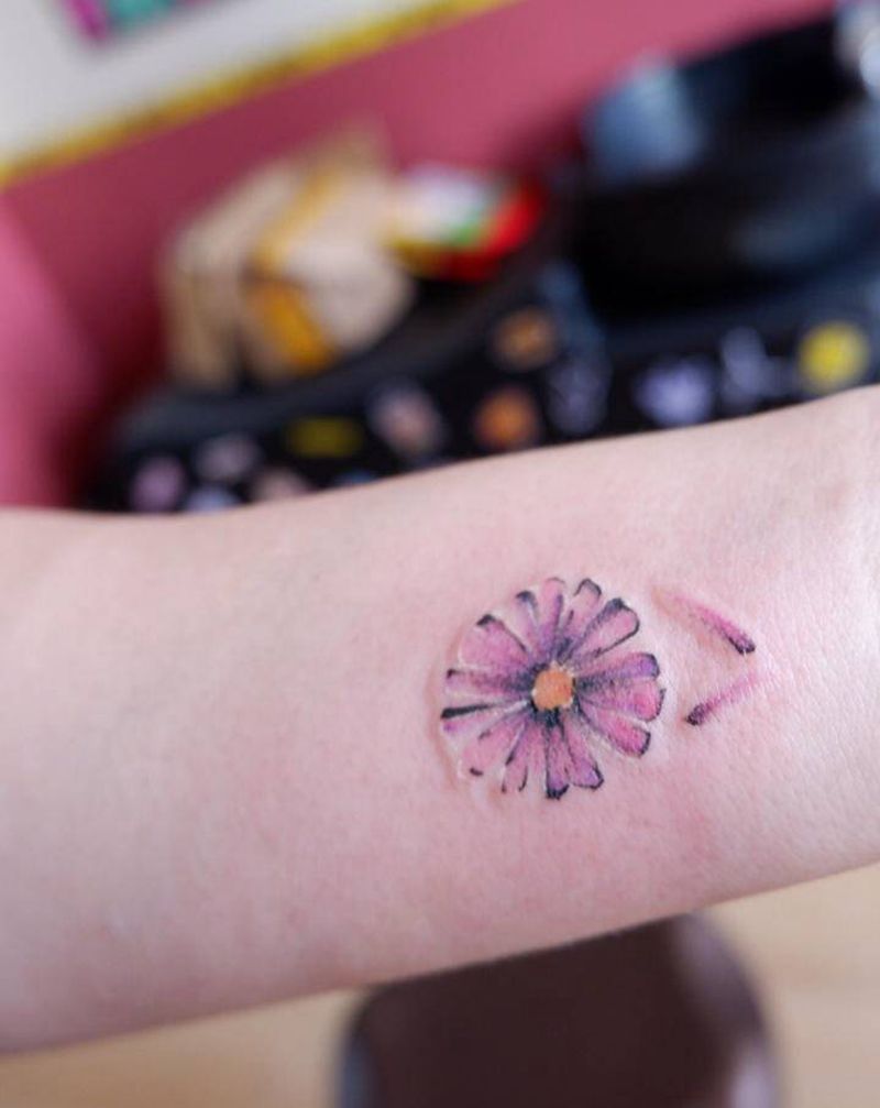 小清新纹身图片_手部颈部几何水彩纹身图案