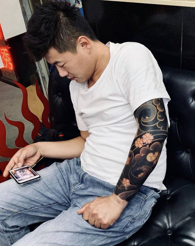 樱花花臂纹身图片_手臂纹身图案