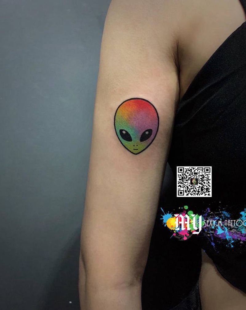 幻彩外星人纹身图片_手部New School纹身图案