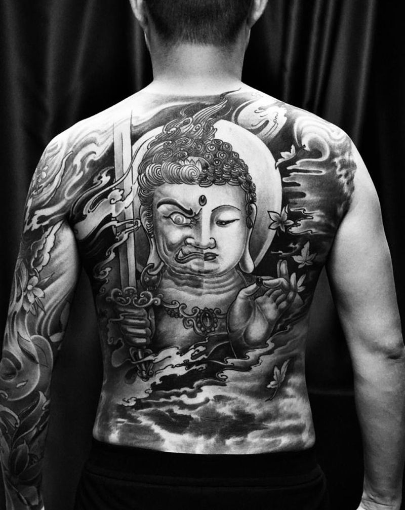 【善恶】纹身图片_背部新传统不动明王佛纹身图案