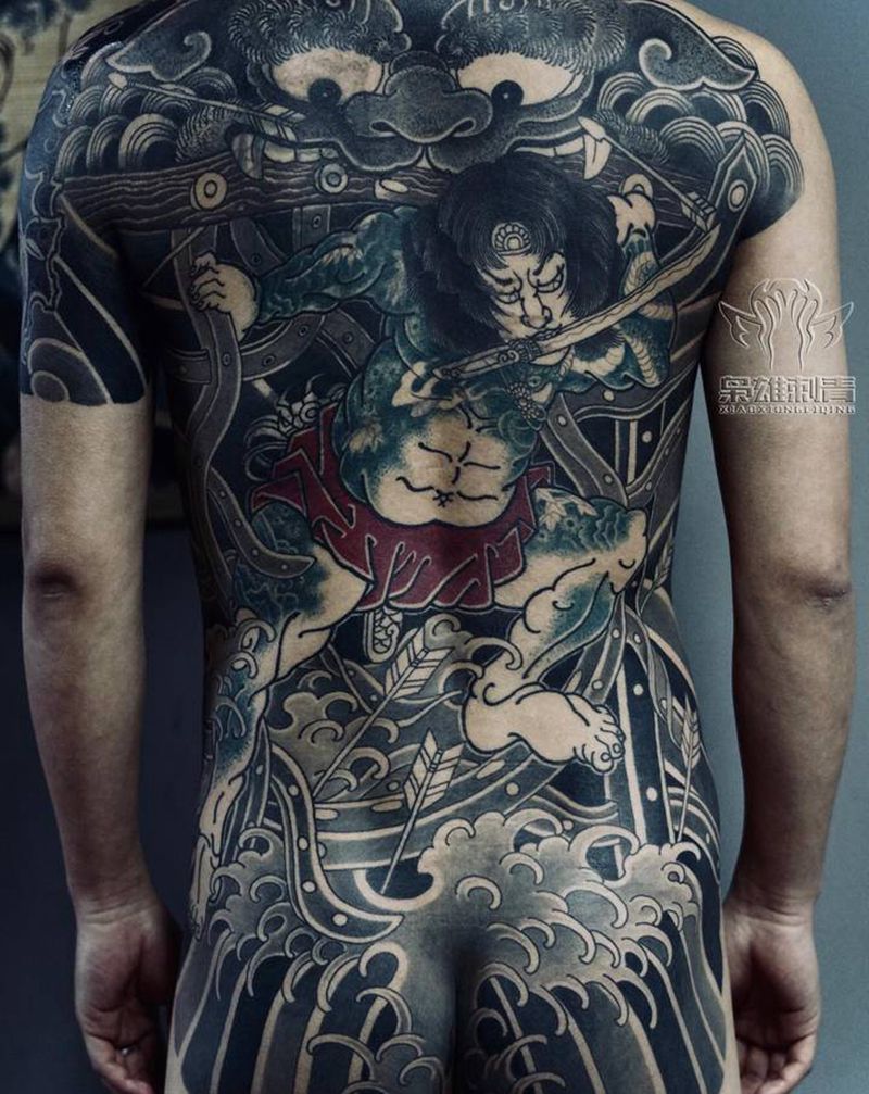 张顺破水门纹身图片_背部老传统日式后背张顺破水门纹身图案