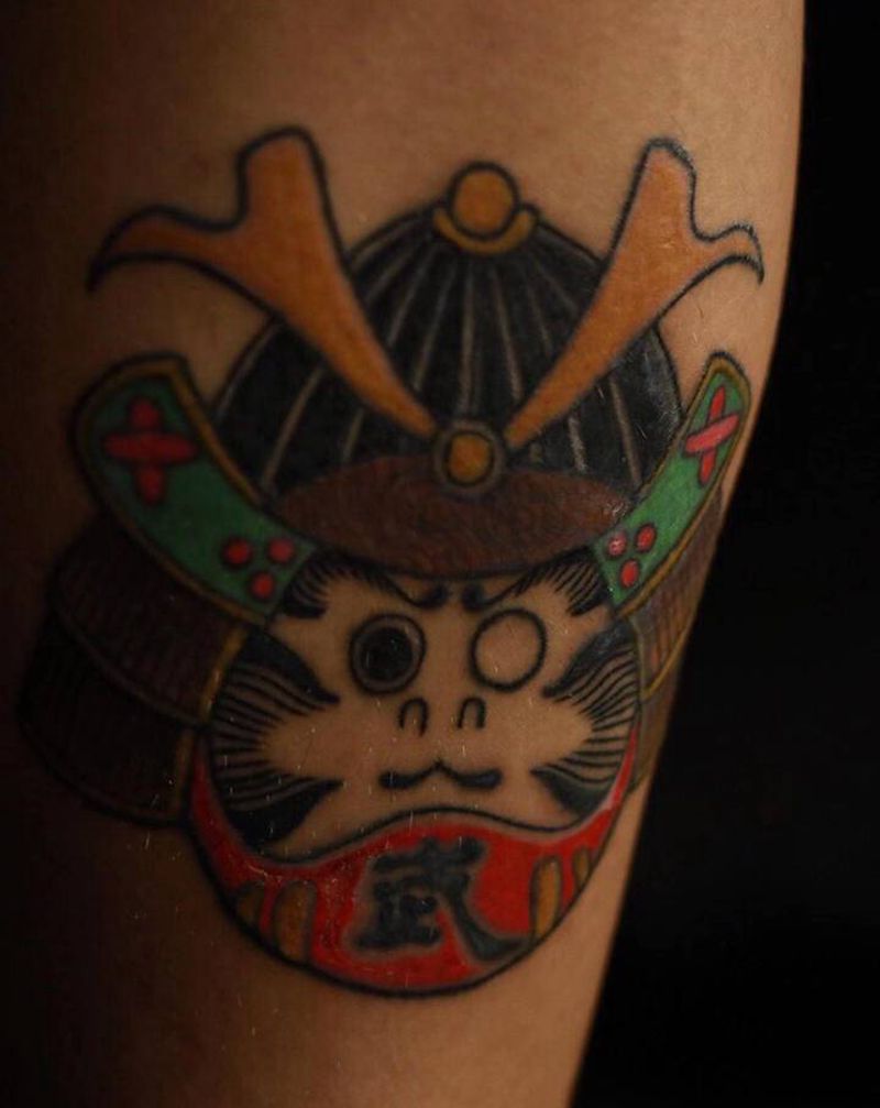 武士达摩纹身图片_腿部老传统纹身图案