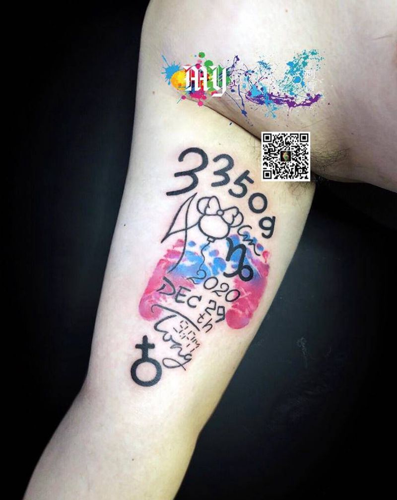 数字英文脚印纹身图片_手部水彩纹身图案