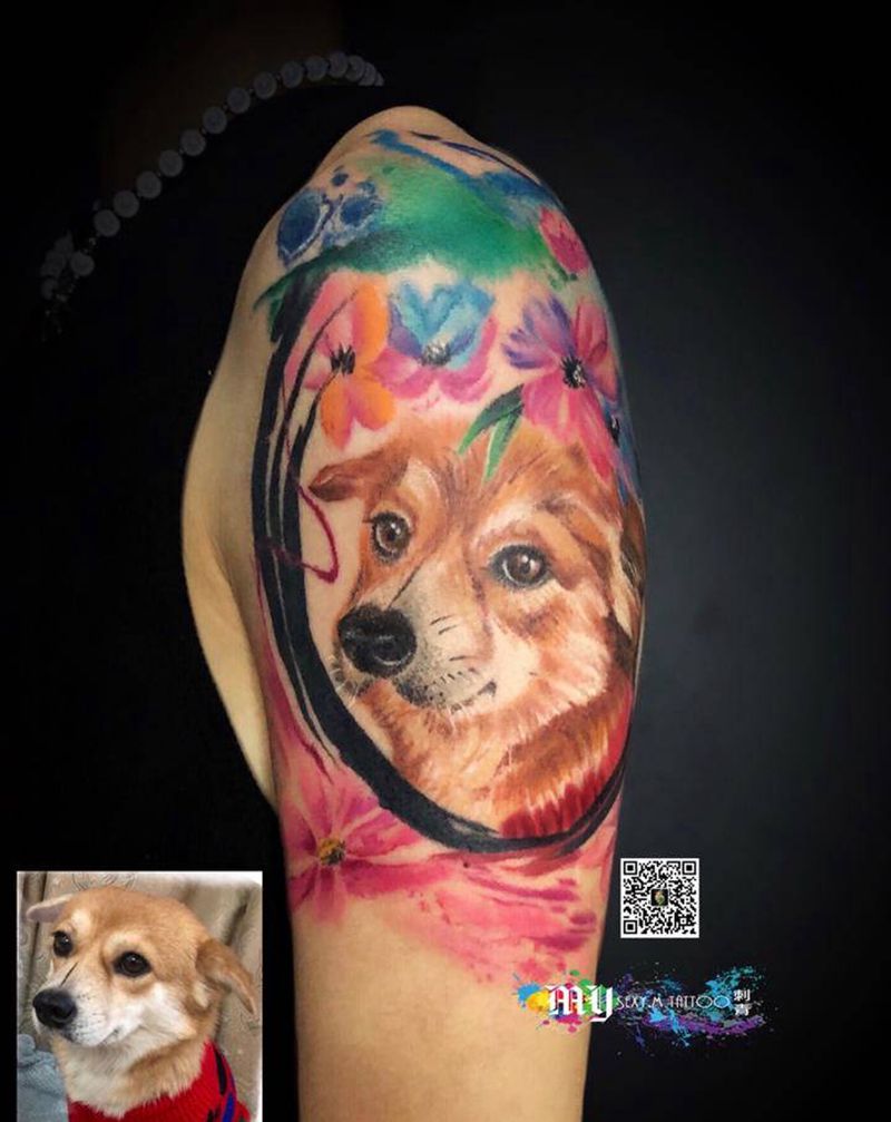 水彩花狗狗纹身图片_手部水彩纹身图案