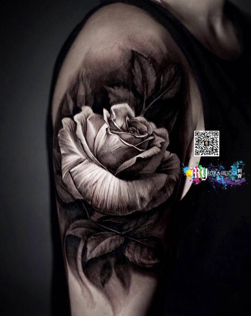 写实黑灰白玫瑰纹身图片_手臂欧美写实纹身图案