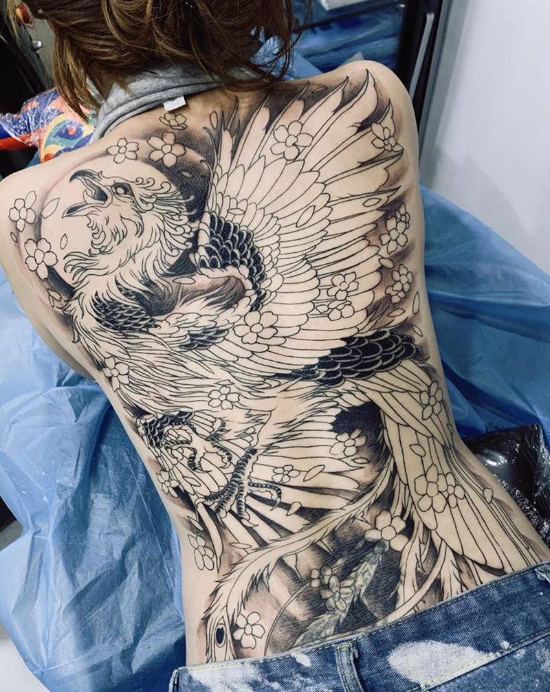 后背凤凰纹身图片_背部纹身图案