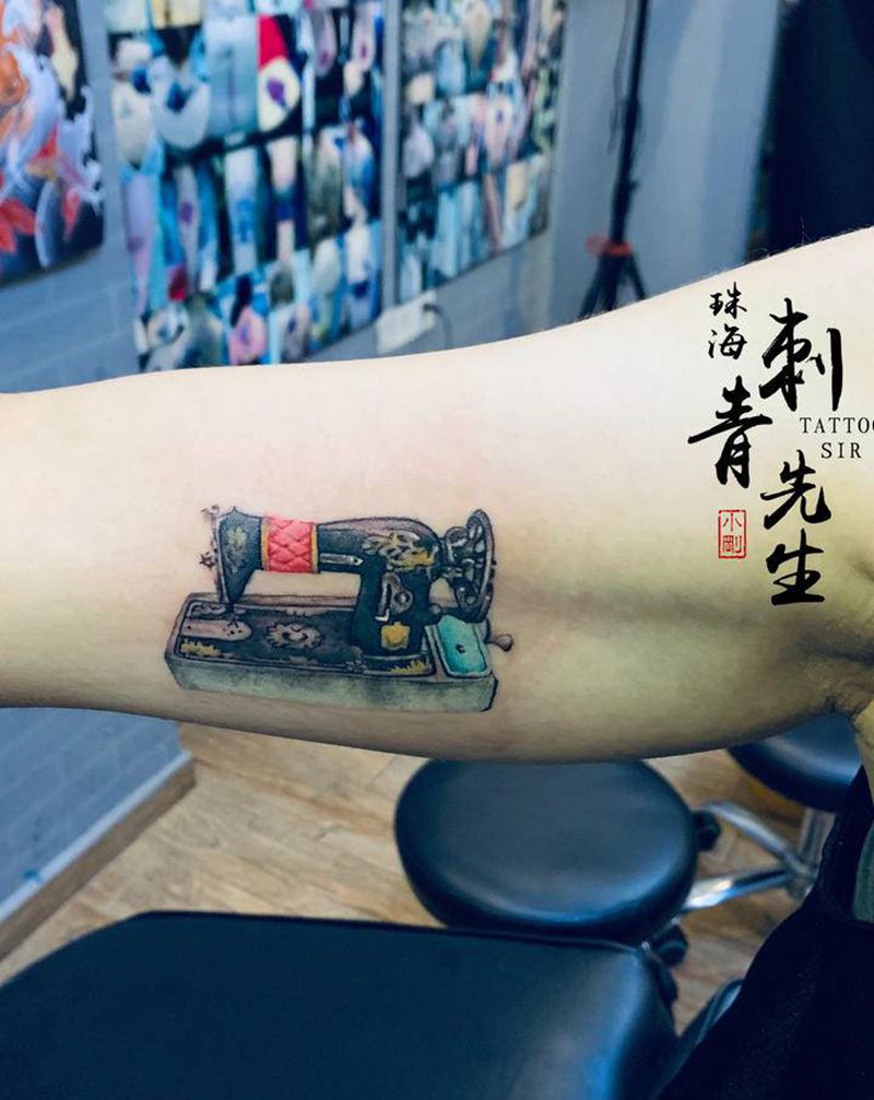 （缝纫机）纹身图片_手臂手部欧美写实纹身图案