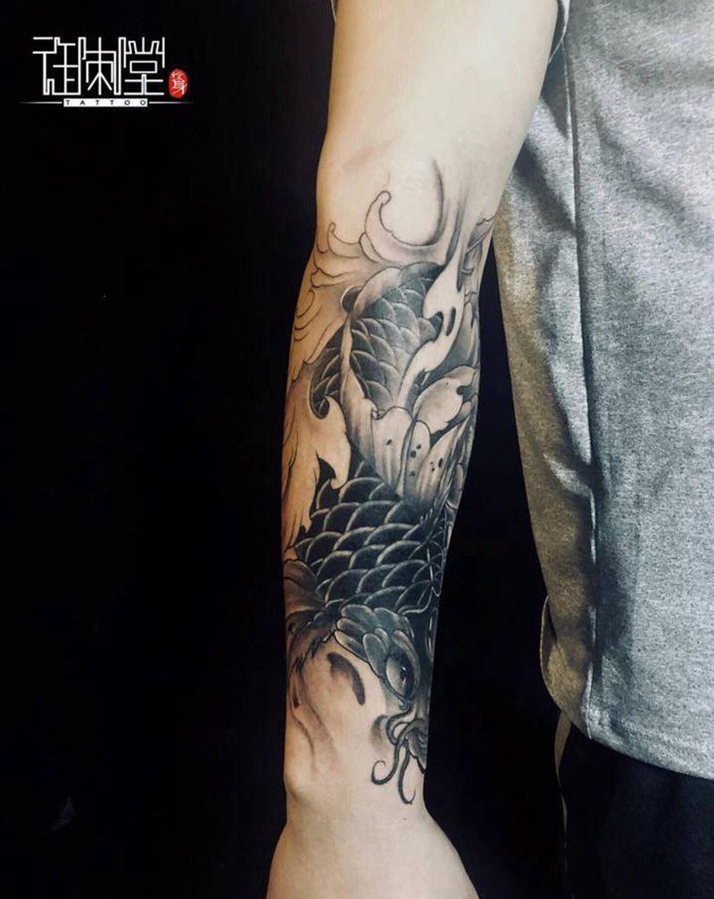 鱼 遮盖 旧图纹身图片_手臂老传统新传统纹身图案