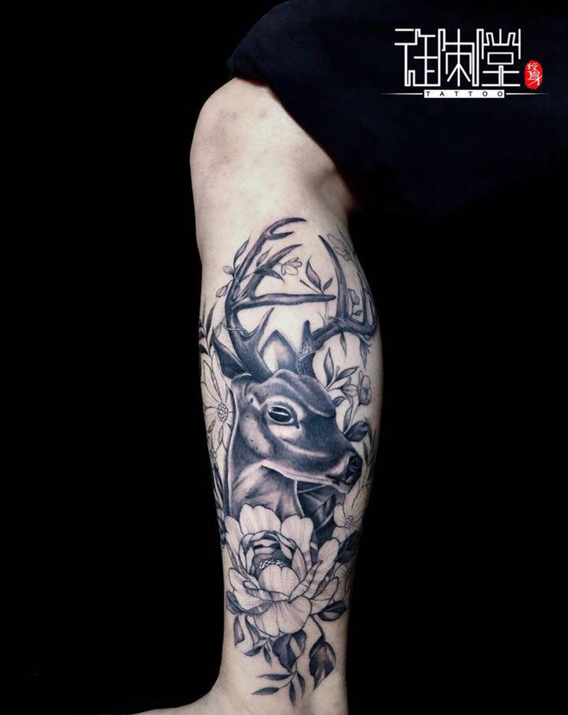 素花鹿  小腿纹身图片_腿部纹身图案