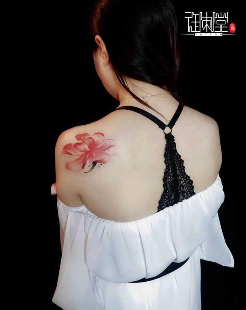 彩色花纹身图片_肩部纹身图案