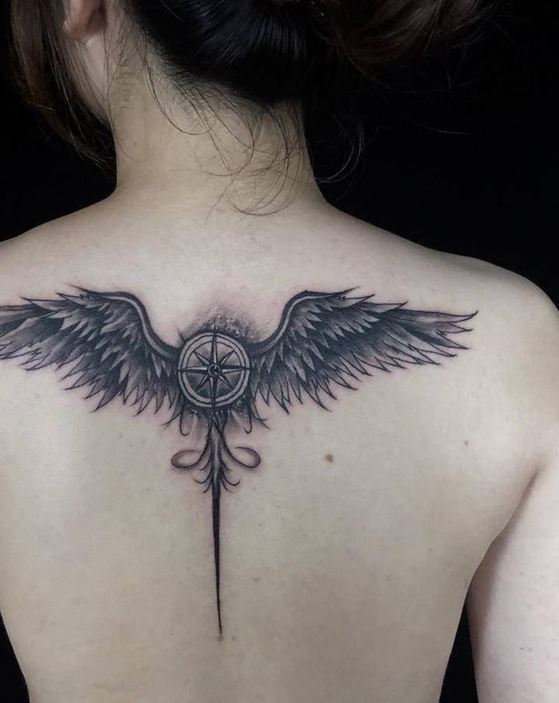 翅膀纹身图片_背部纹身图案