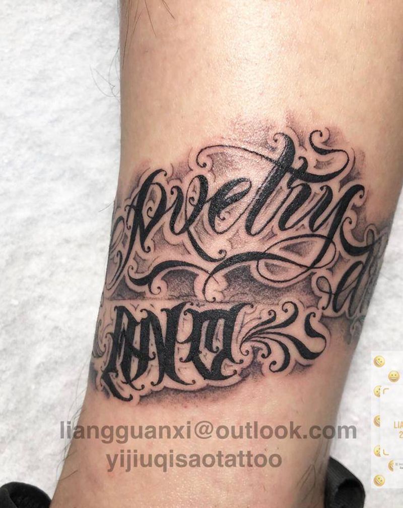 成次感纹身图片_脚部腿部点刺花体字纹身图案