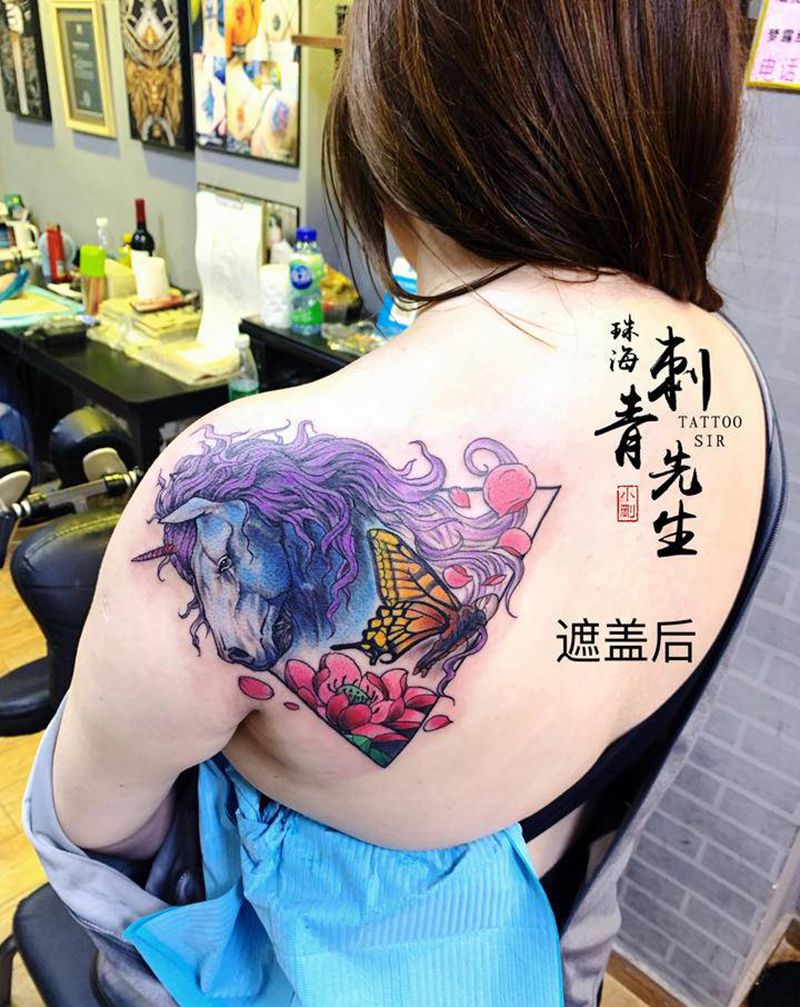 独角兽遮盖旧纹身纹身图片_肩部背部欧美风纹身图案