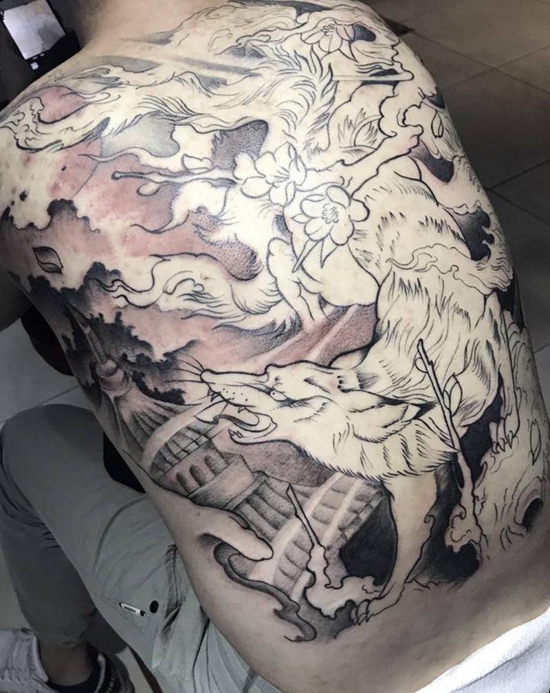 满背九尾 待完成纹身图片_背部新传统纹身图案