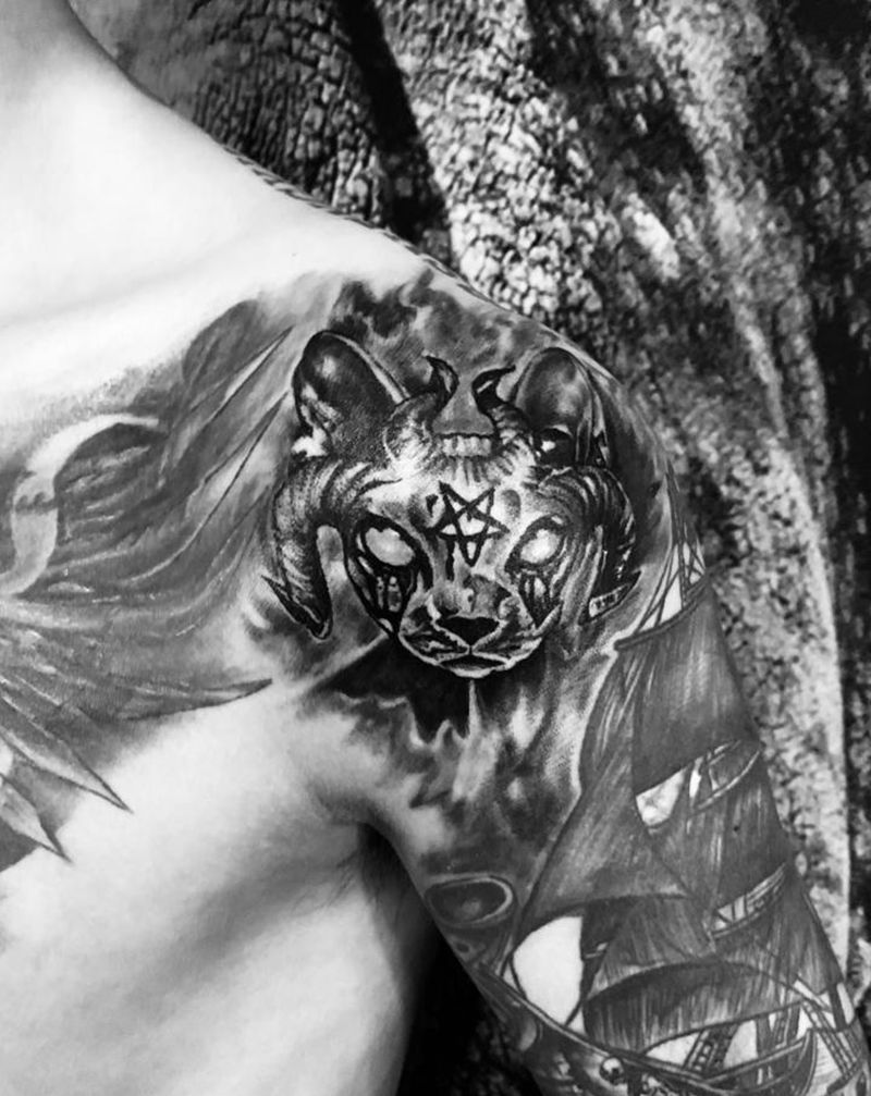 暗黑风格纹身图片_肩部纹身图案