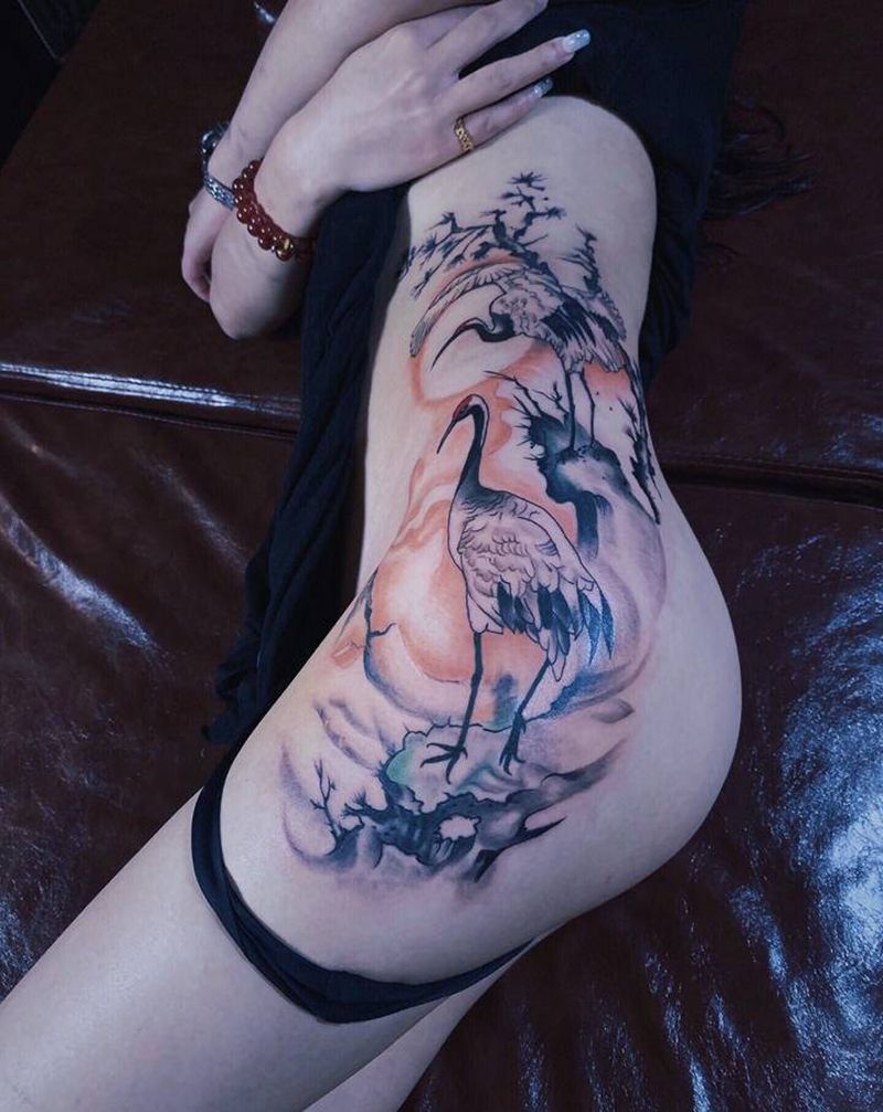 鹤纹身图片_臀部纹身图案