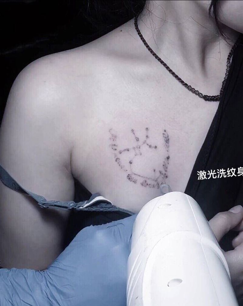 洗纹身纹身图片_胸部纹身图案