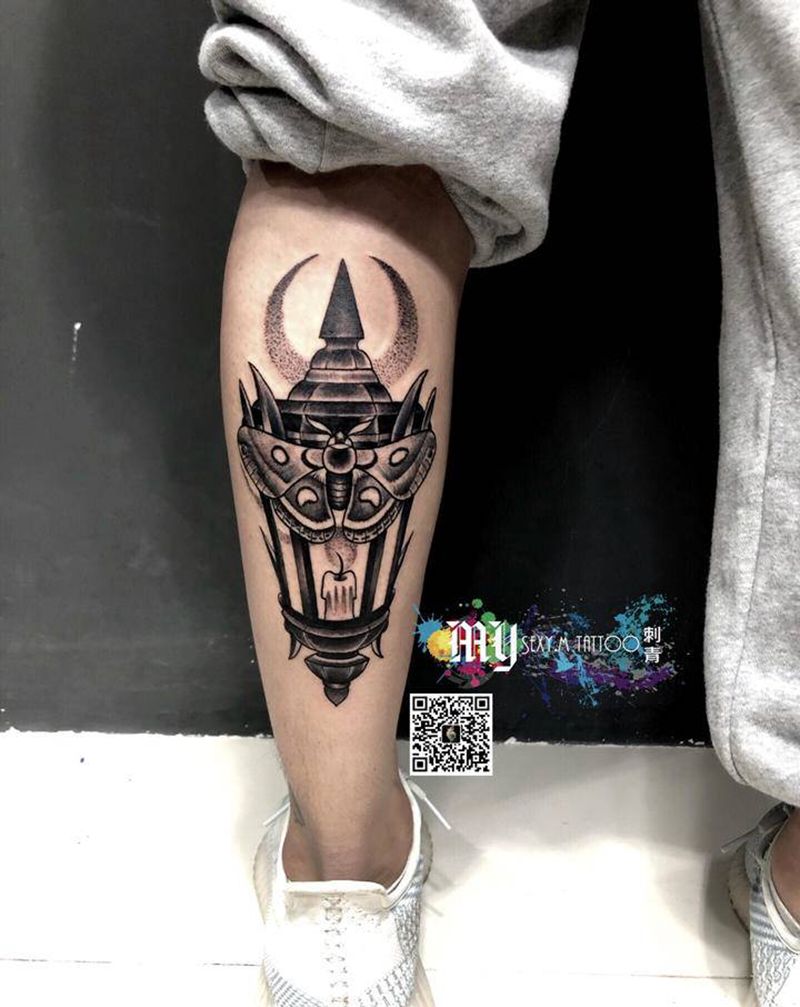 黑灰school 飞蛾扑火纹身图片_腿部Old School纹身图案