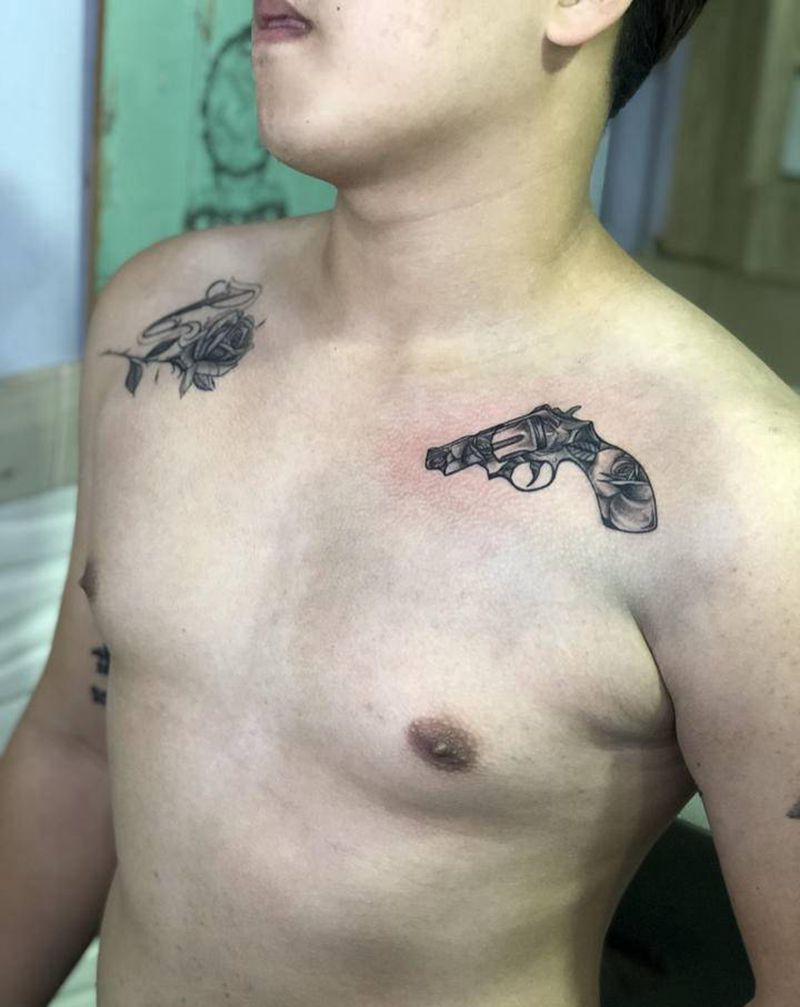 枪花，图三是恢复后效果纹身图片_胸部欧美写实纹身图案