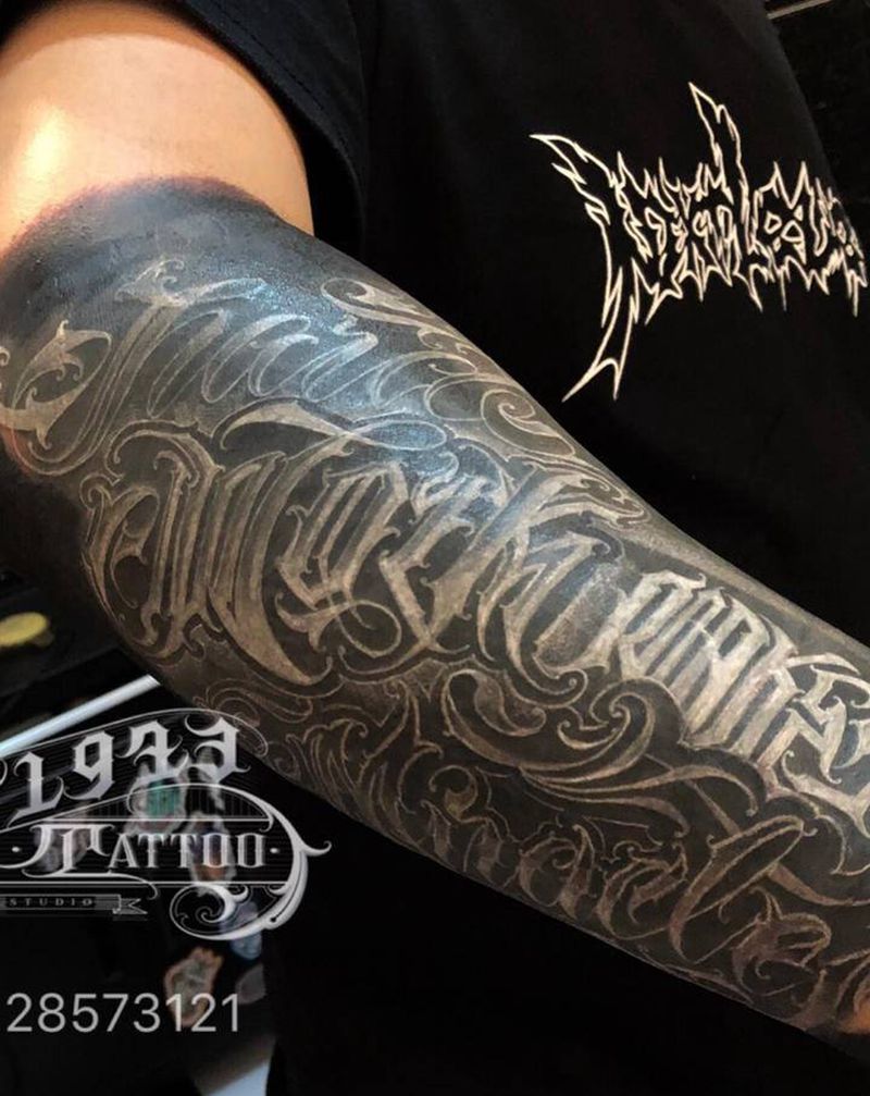 。纹身图片_手臂手部花体字欧美写实纹身图案