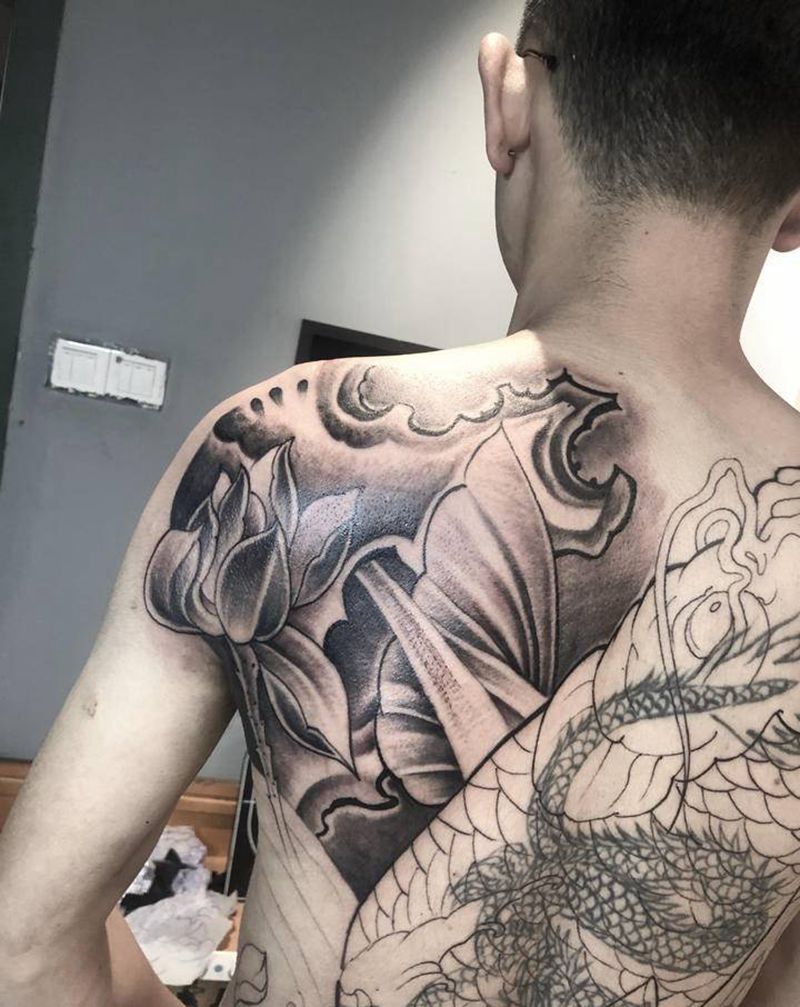 鲤鱼   未完成纹身图片_背部纹身图案