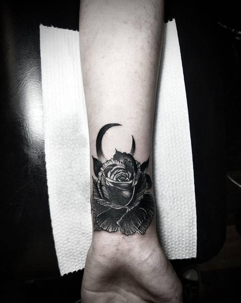 玫瑰（遮盖）纹身图片_手部纹身图案