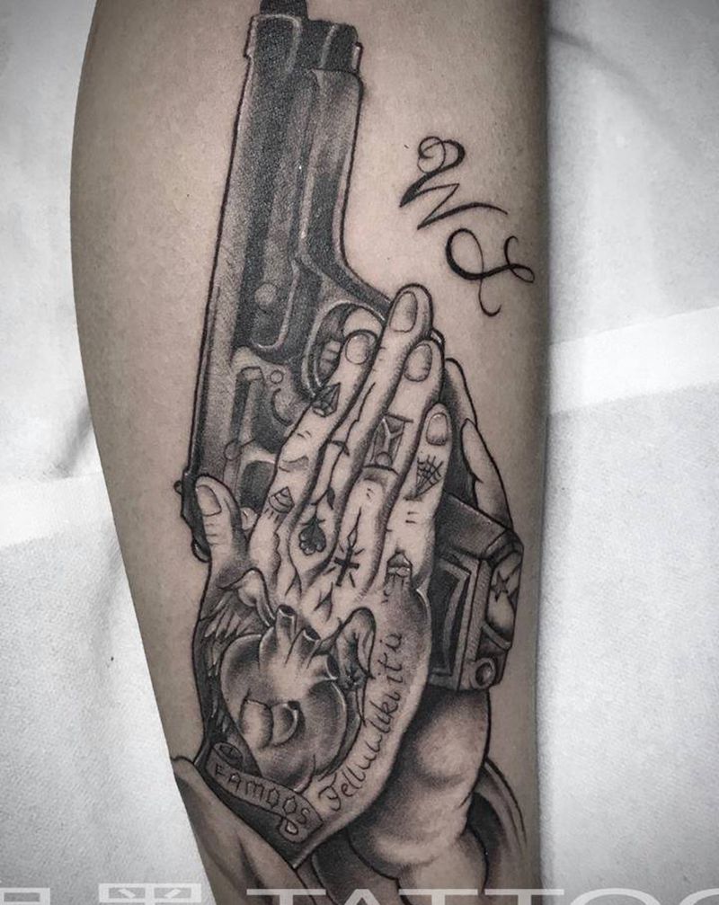上帝之手纹身图片_脚部腿部欧美写实纹身图案