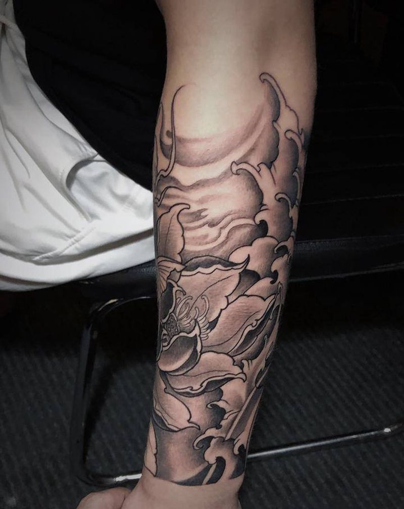 莲花纹身图片_手臂新传统纹身图案