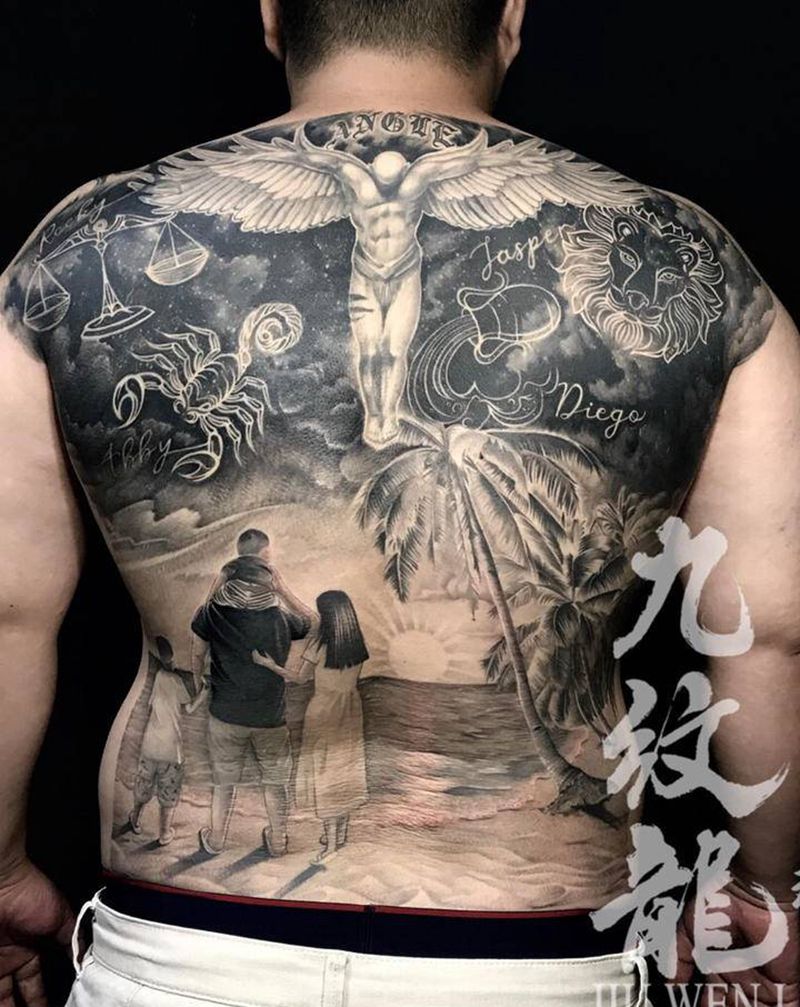 日月星辰 ，皆是陪伴纹身图片_背部欧美写实纹身图案