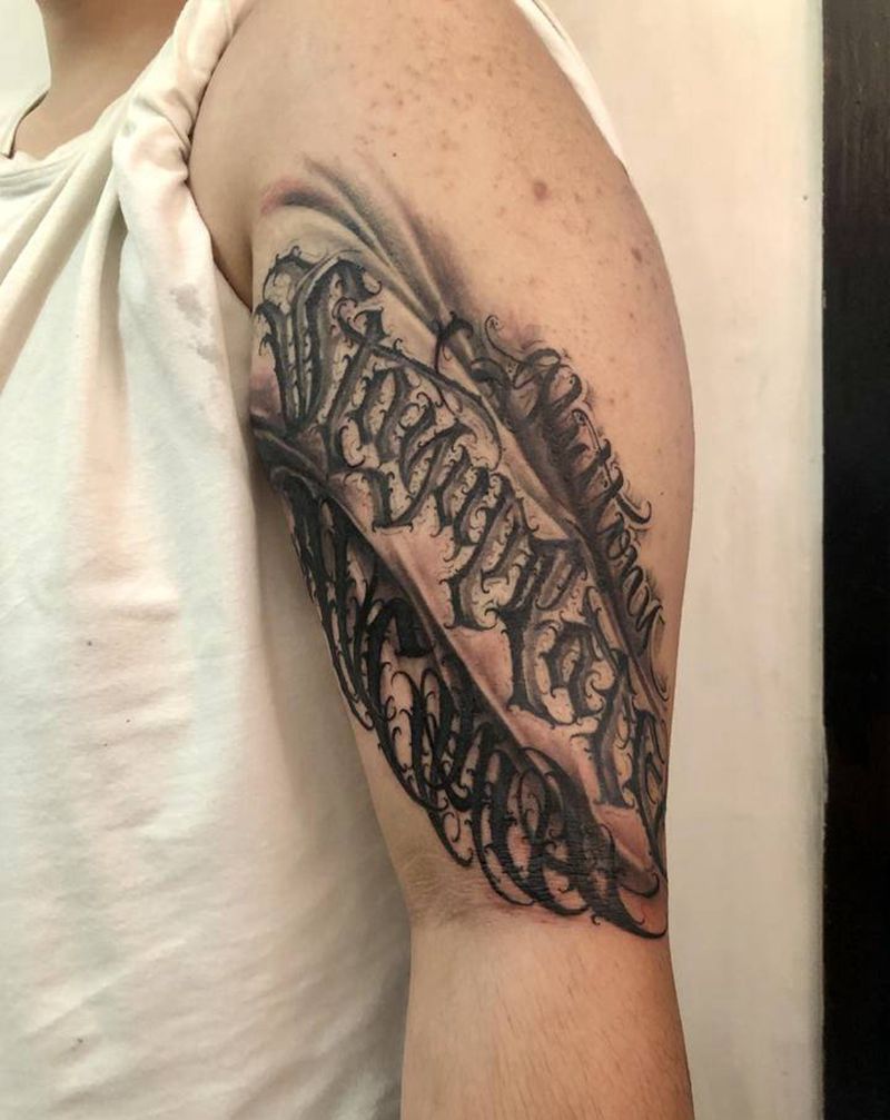 花体纹身图片_手部手臂花体字欧美写实纹身图案