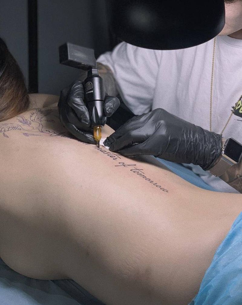 工作花絮纹身图片_臀部纹身图案