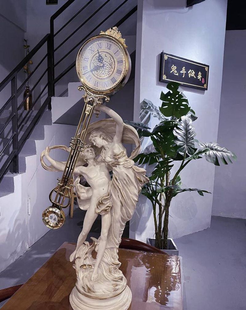 店内一角纹身图片_欧美写实纹身图案