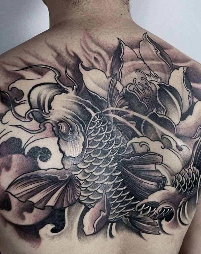 鲤鱼纹身图片_背部纹身图案