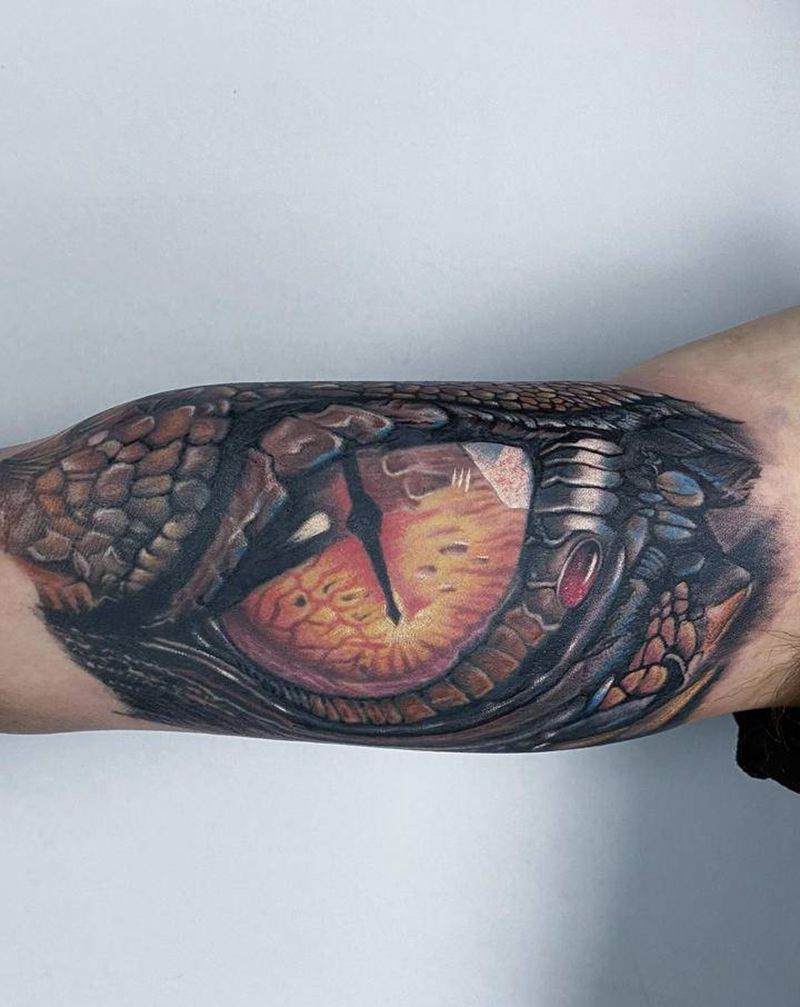 眼睛纹身图片_手臂欧美写实纹身图案