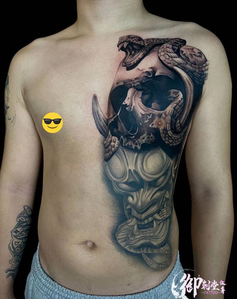 般若 骷髅纹身图片_胸部欧美写实纹身图案