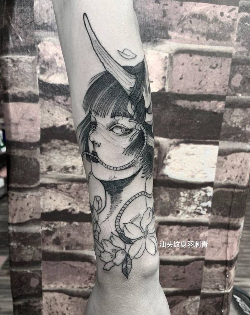 素花艺姬纹身图片_手臂新传统点刺纹身图案