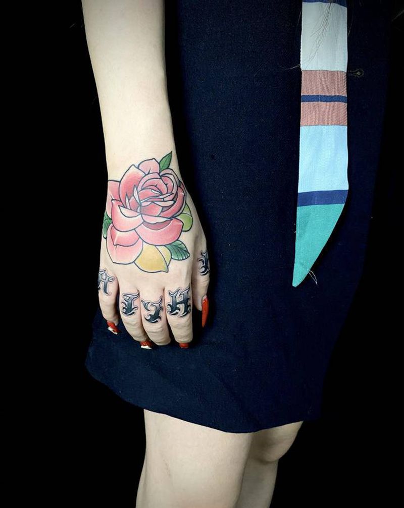 玫瑰花 花体字纹身图片_Old School花体字纹身图案