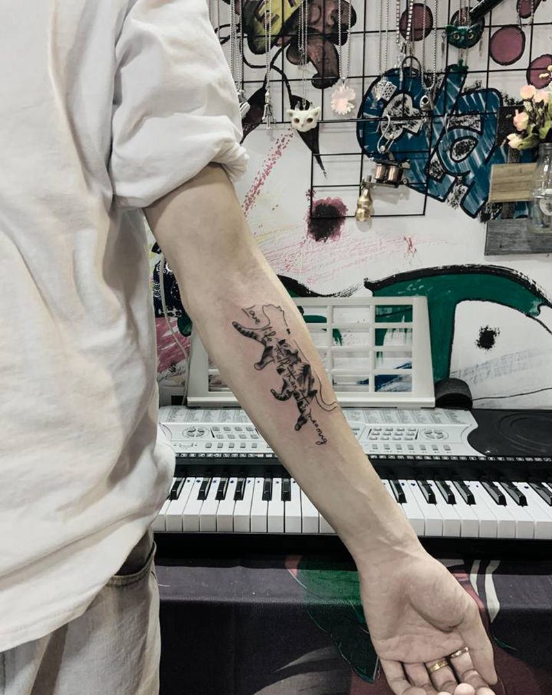 猫咪森林抽象纹身图片_手部纹身图案