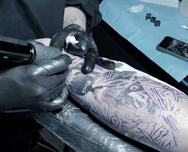 日常工作花絮纹身图片_欧美写实老传统纹身图案