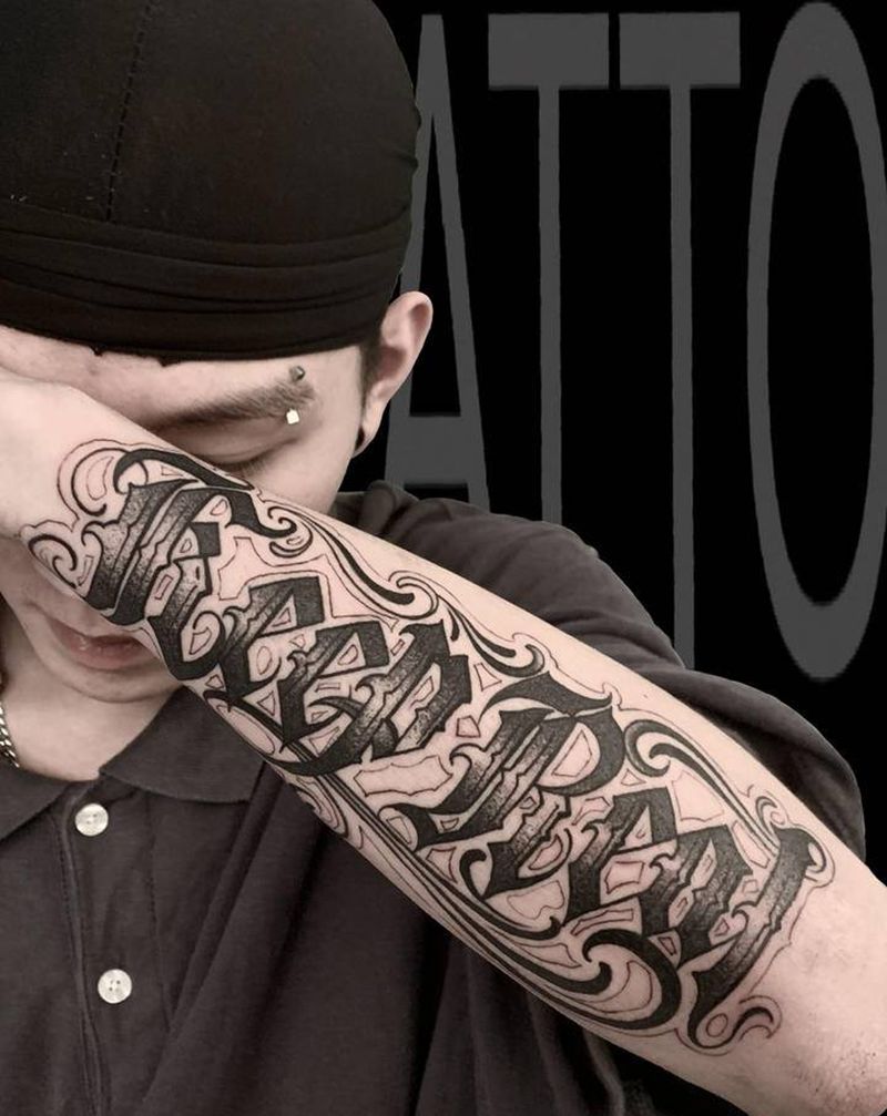 原创花体字纹身图片_手臂花体字纹身图案