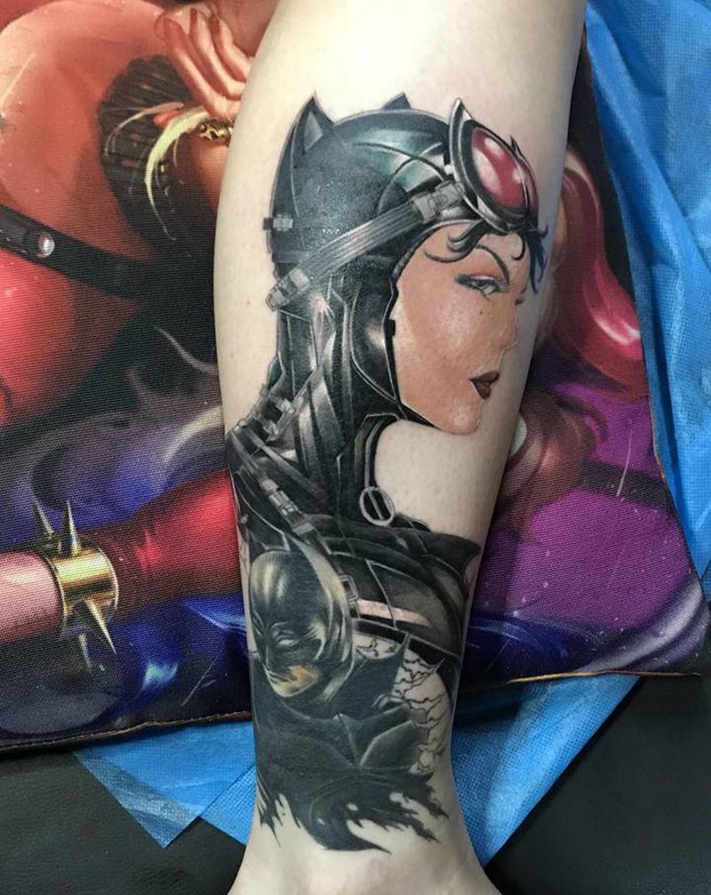 蝙蝠侠与猫女遮盖未完纹身图片_腿部欧美写实纹身图案