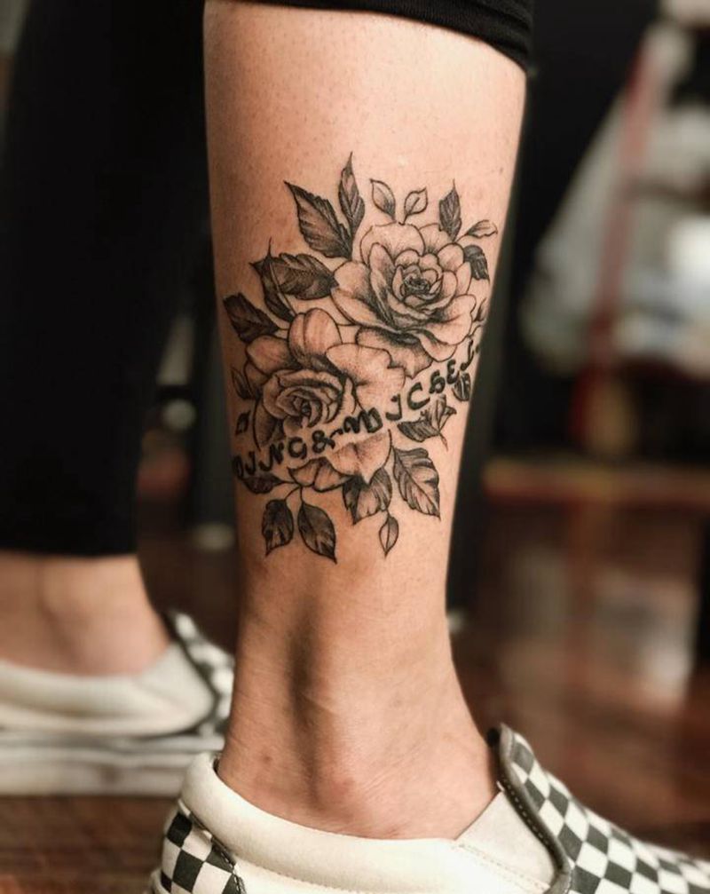 素花英文纹身图片_脚部纹身图案