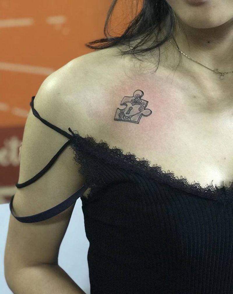 属于一对闺蜜的纹身图片_肩部纹身图案